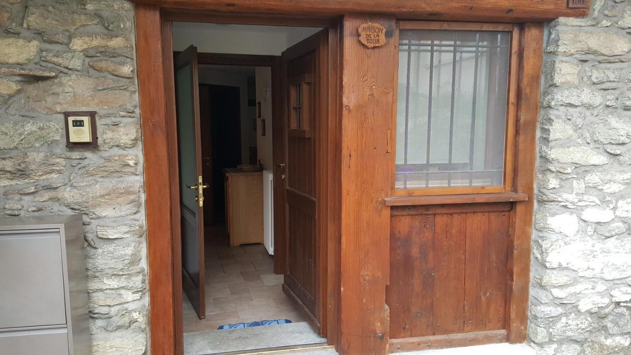 La Tour Appartement Gignod Buitenkant foto